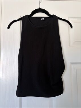 Black Sleeveless Tank Top - Classic Everyday Layering